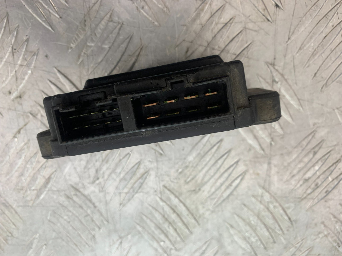KAWASAKI GPZ600 GPZ 600 FUSE BOX YEAR 1988-90 (CMB1258)