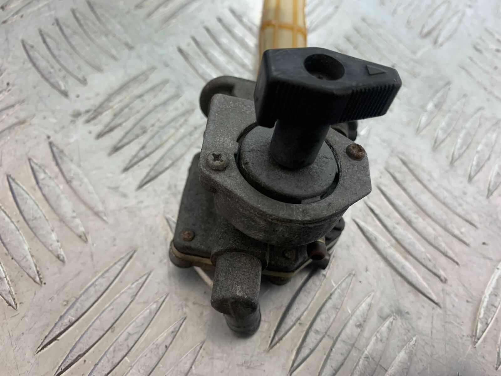YAMAHA XJR1300 XJR 1300 PETROL TAP   YEAR  1999-2003 (CMB1119)