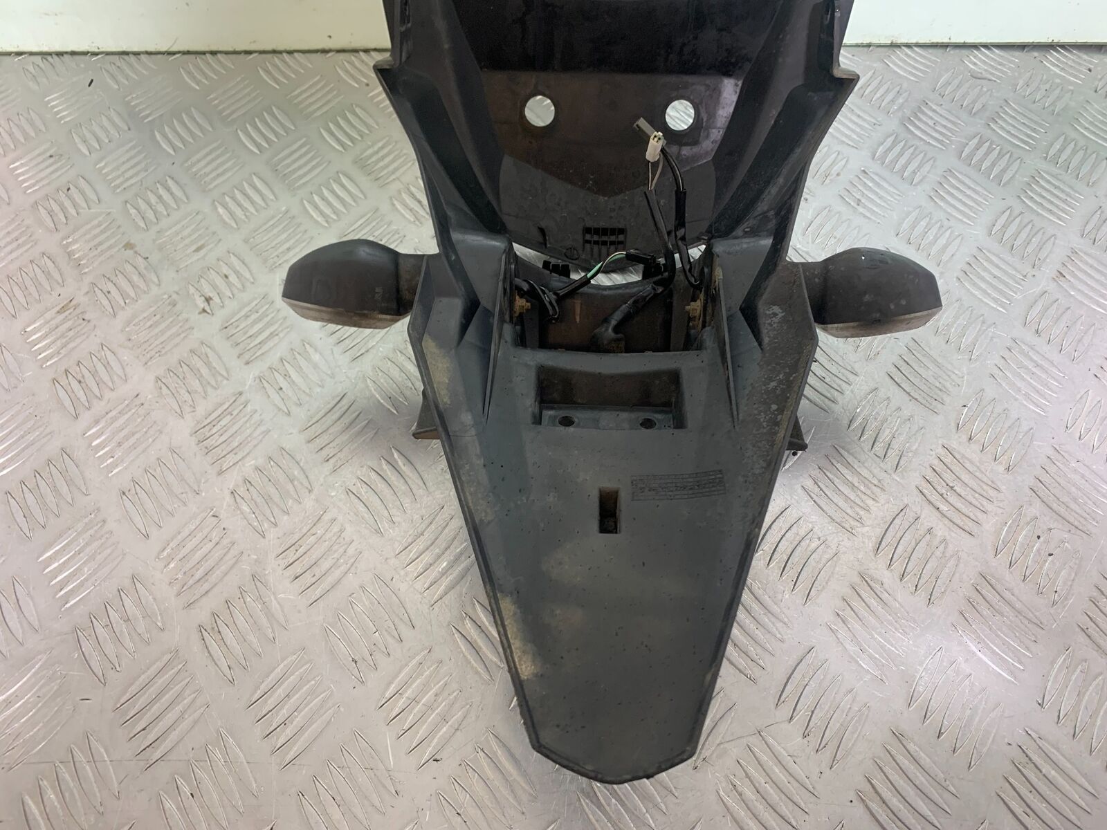 SUZUKI DL 650 V-STROM REAR MUDGUARD AND INDICATORS YEAR 2020 (CMB1117)