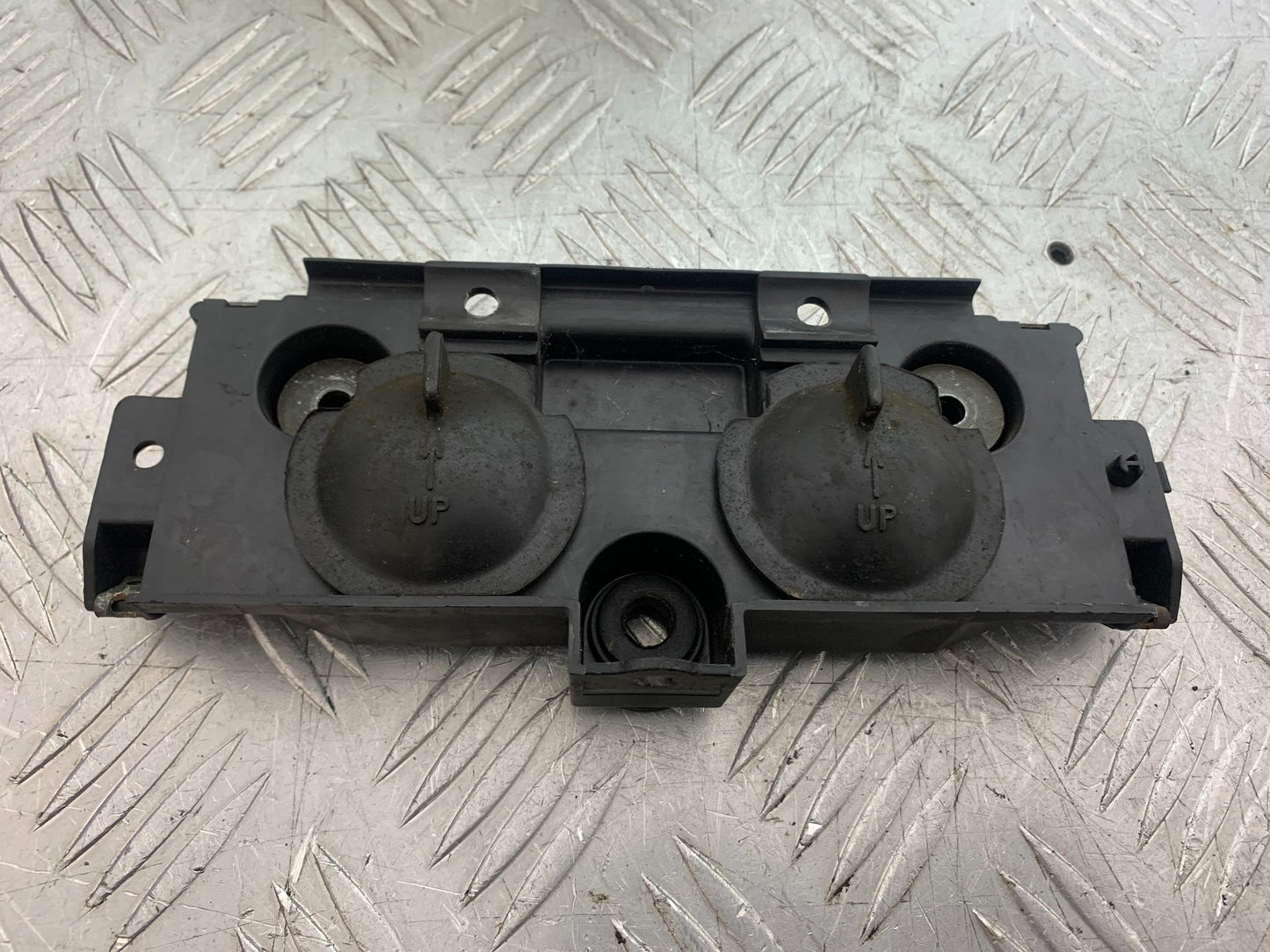 YAMAHA YZF R1 4XV REAR LIGHT MOUNTING BRACKET   YEAR 1998-99 (CMB1291)