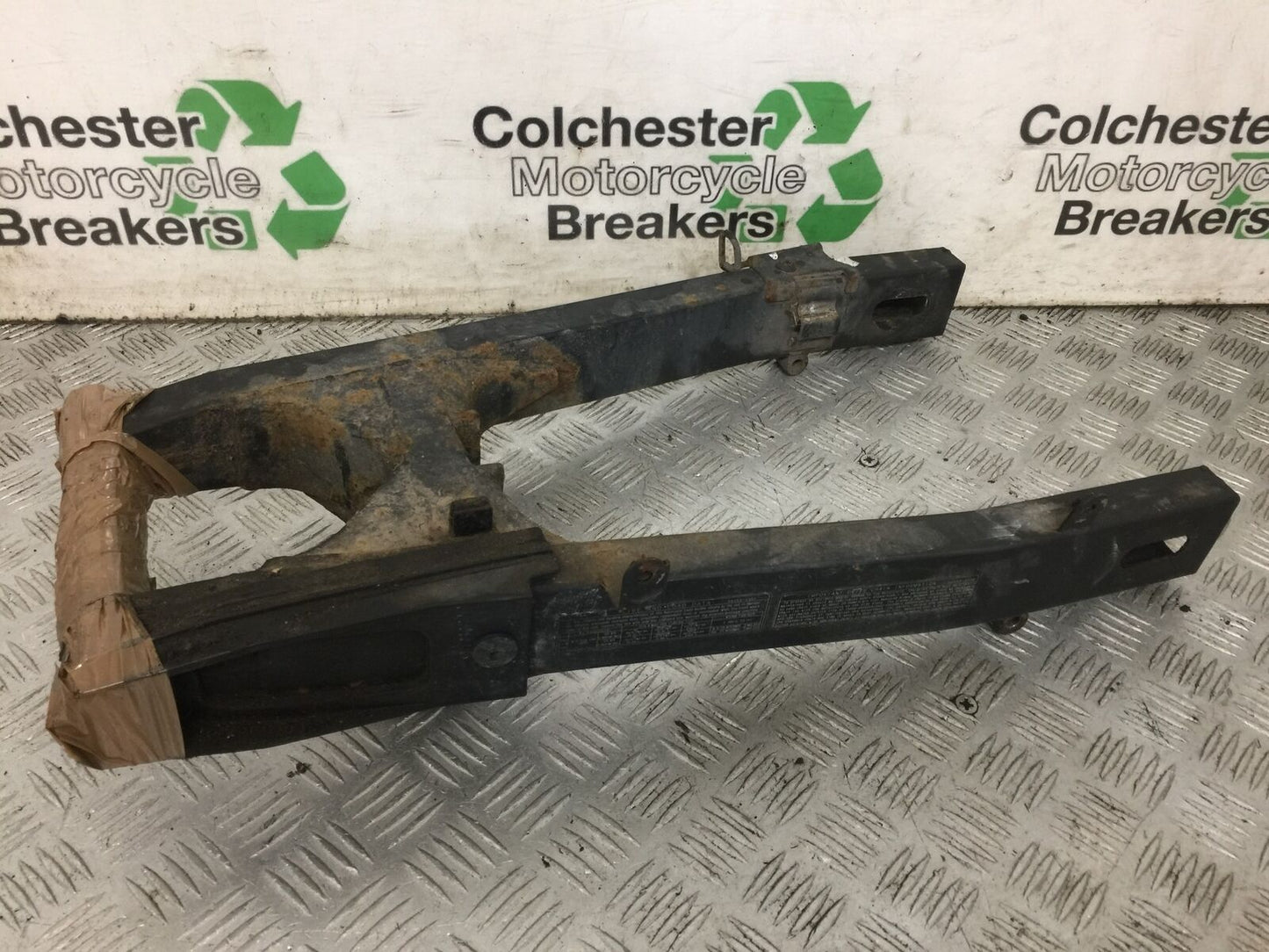 KAWASAKI NINJA 250 R EX250 SWINGARM  YEAR 2008  (STOCK 879)