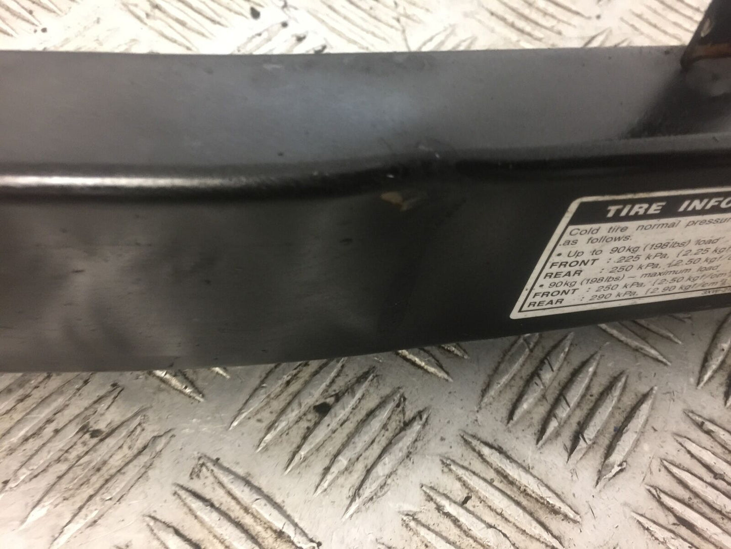 YAMAHA XJ6 XJ6-S SWINGARM  YEAR 2010 (STOCK 383)
