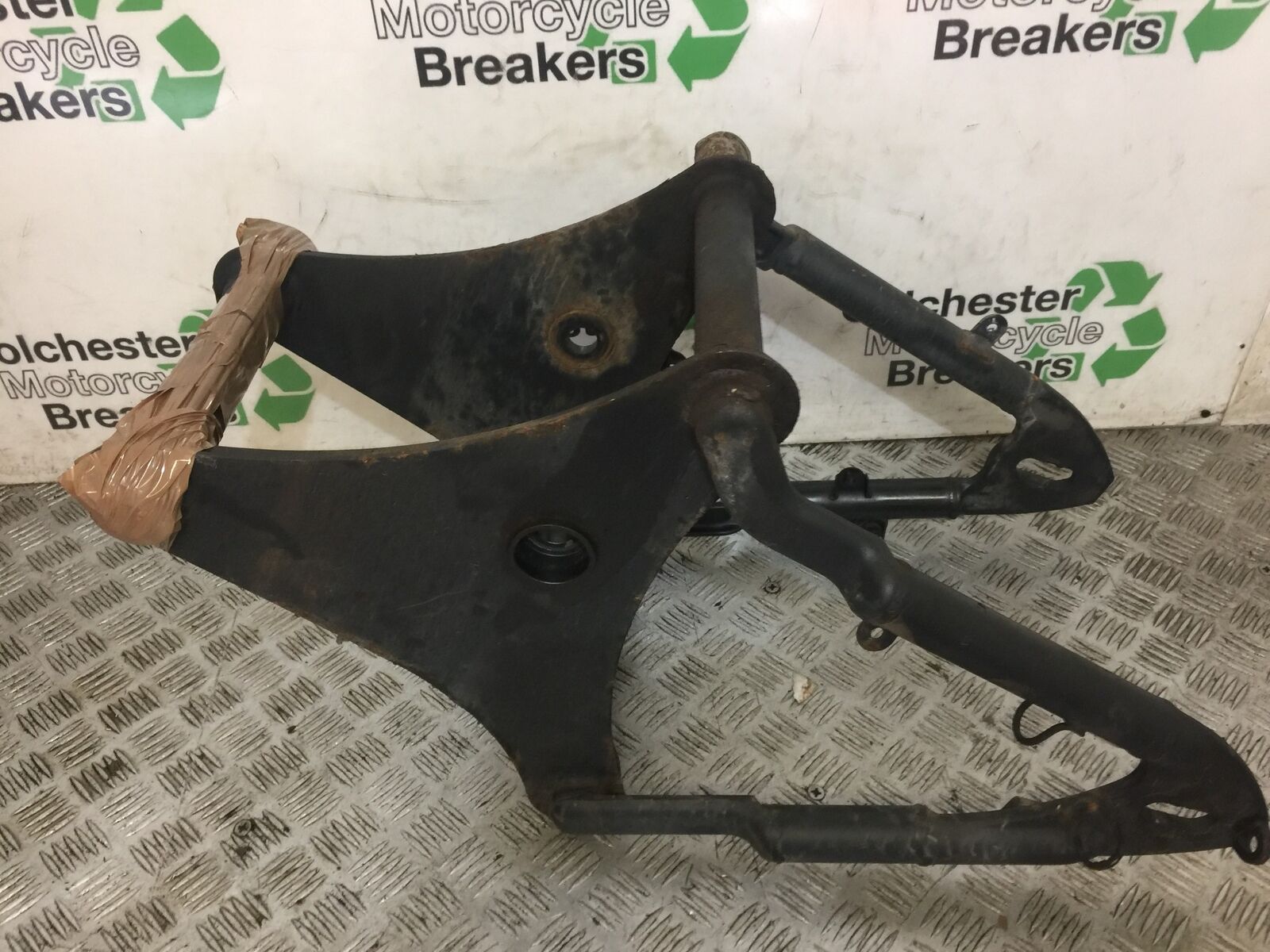 KAWASAKI VN900 CLASSIC SWINGARM  YEAR 2006-2015 (STOCK 706)