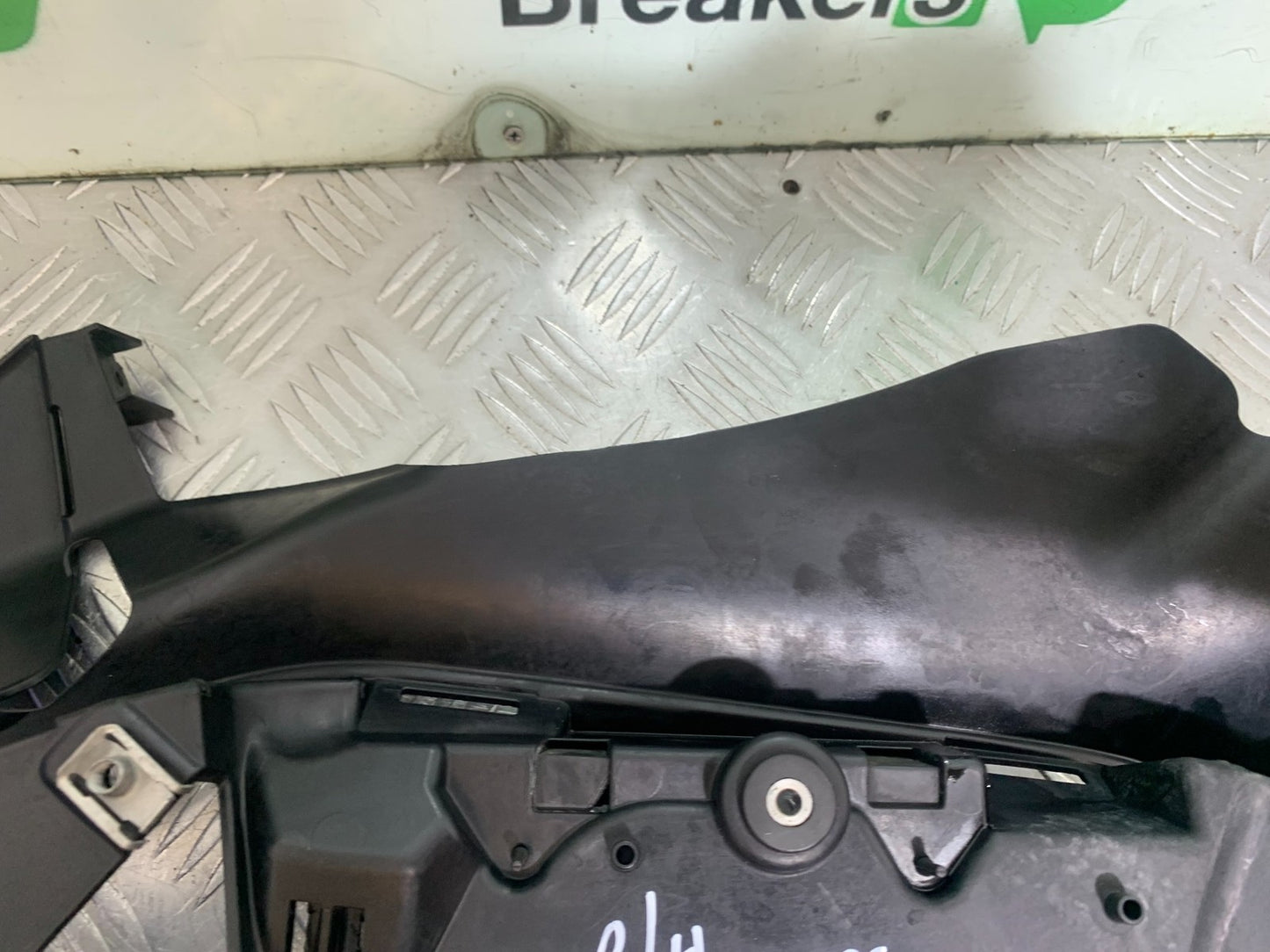 DUCATI 1299 PANIGALE RIGHT INNER INFILL COVER   YEAR 2016 (CMB 1187)