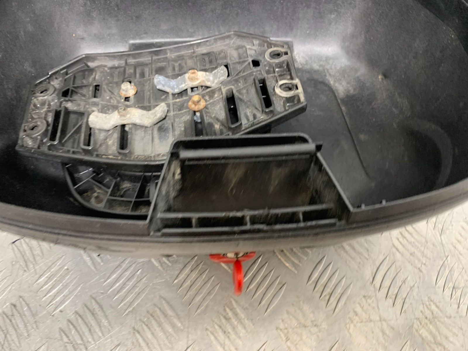 KAWASAKI GTR1400 GTR 1400 TOP BOX PLATE AND KEY YEAR 2007-2009 (CMB1306)