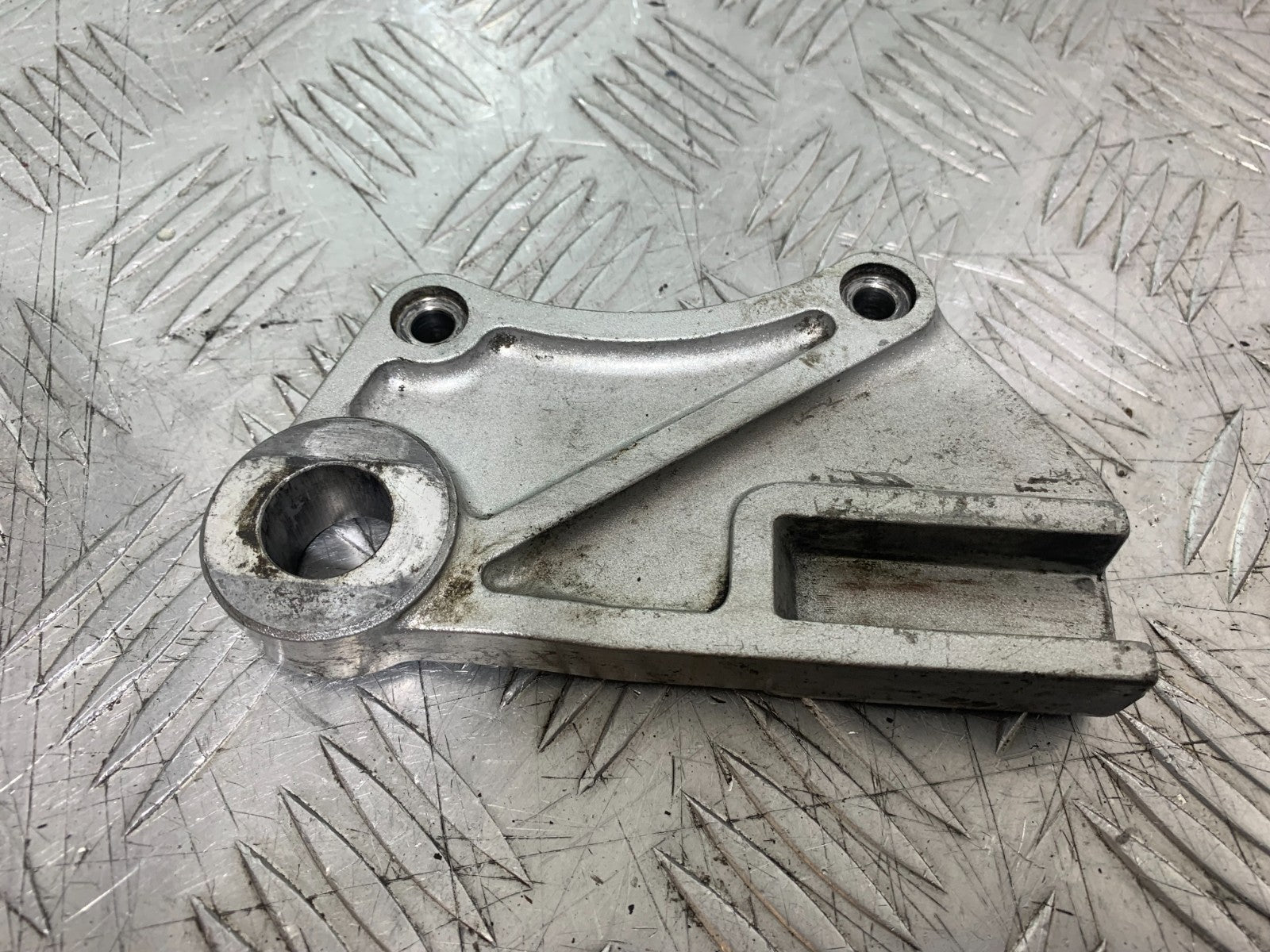 KAWASAKI ZX9R ZX9 R REAR CALIPER BRACKET  YEAR 1998-1999 (CMB1329)