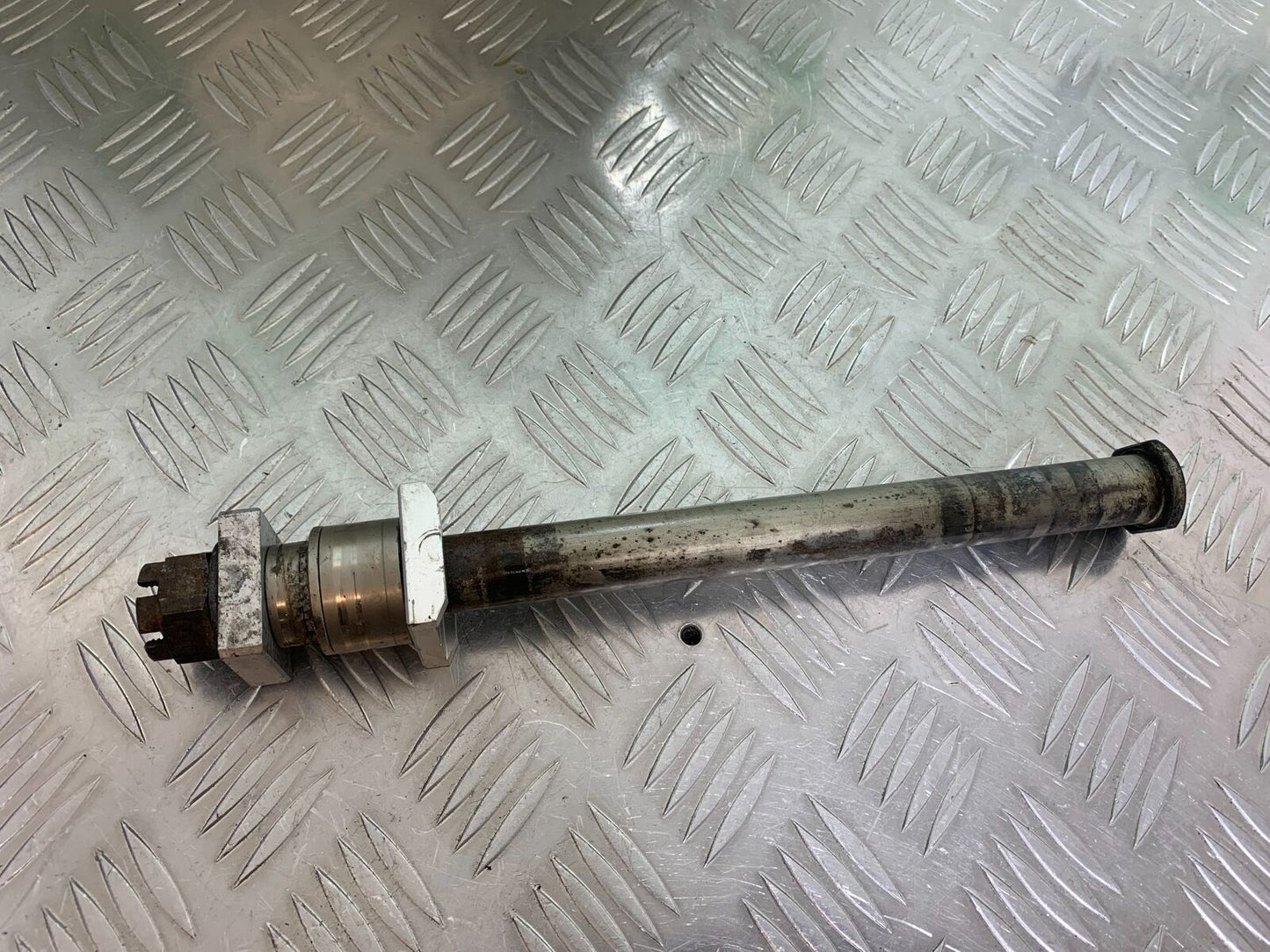 KAWASAKI ZX6R ZX6 R REAR WHEEL SPINDLE  YEAR 2007 2008 (CMB1002)