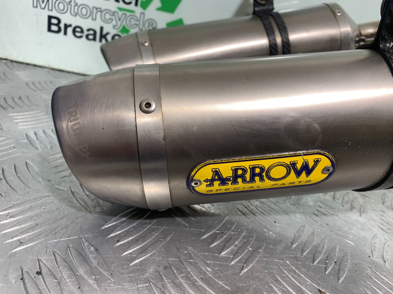 TRIUMPH 675 STREET TRIPLE R ARROW SILENCERS   YEAR 2012 (CMB1221)