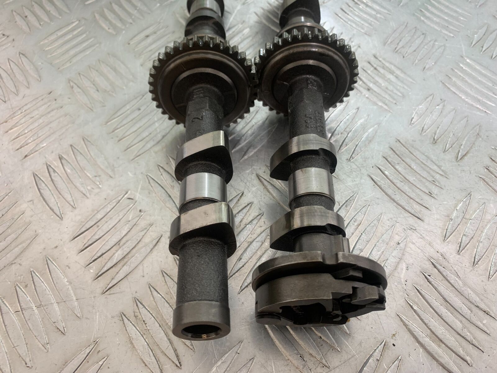 TRIUMPH THUNDERBIRD 1600 CAMSHAFTS  YEAR 2011 (CMB1107)