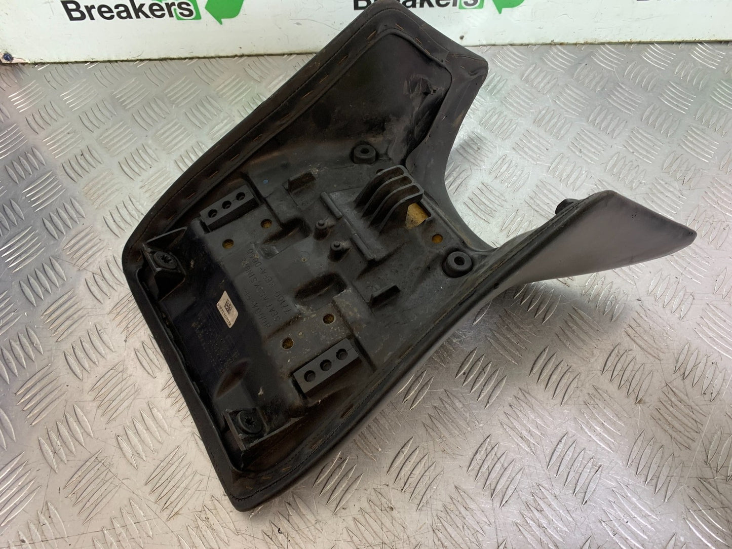 HONDA CBF500 CBF 500 FRONT SEAT  YEAR 2004-2008  (CMB1294)
