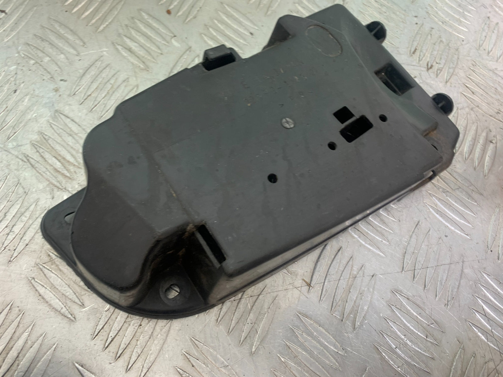 KAWASAKI VN1500 CLASSIC AIRBOX   YEAR 1999 -2006 (CMB1166)