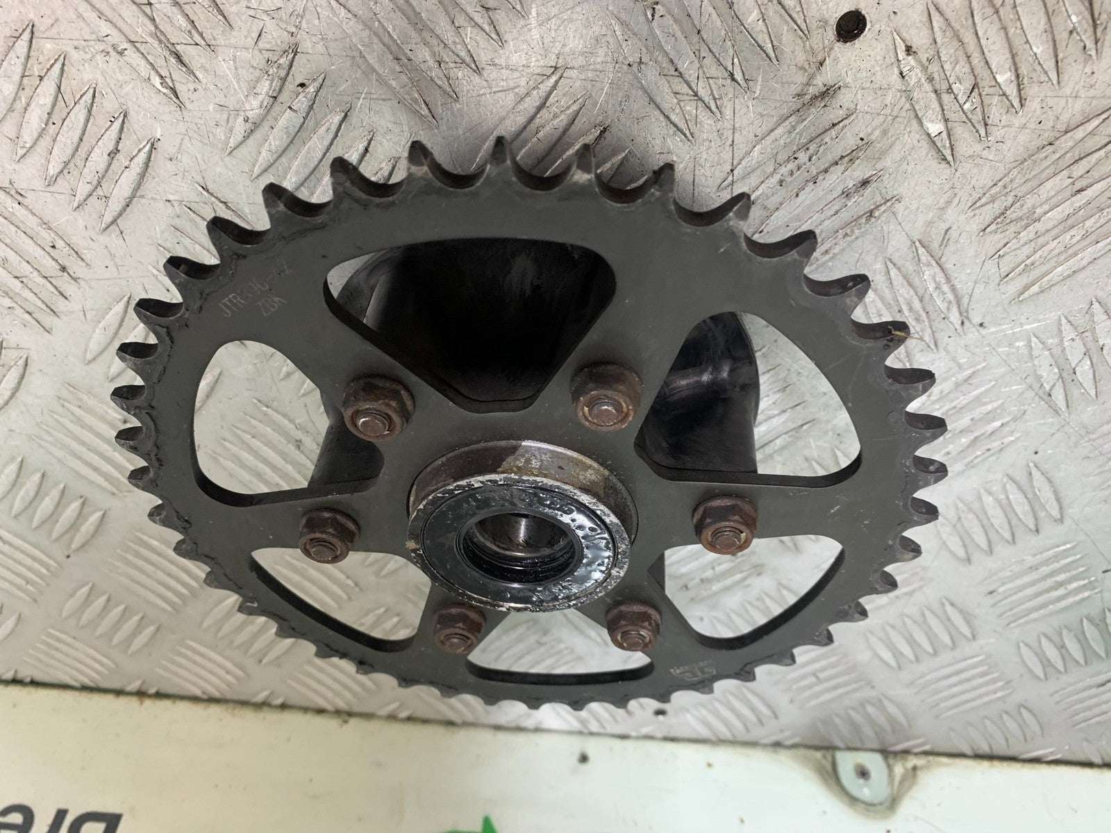 KTM DUKE 125 SPROCKET CARRIER  YEAR 2012-2016 (CMB1317)