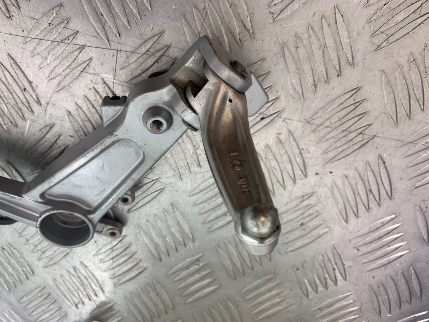 APRILIA RS660 RS 660 FRONT RIGHT HANGER  YEAR 2020-2024 (CMB1202)