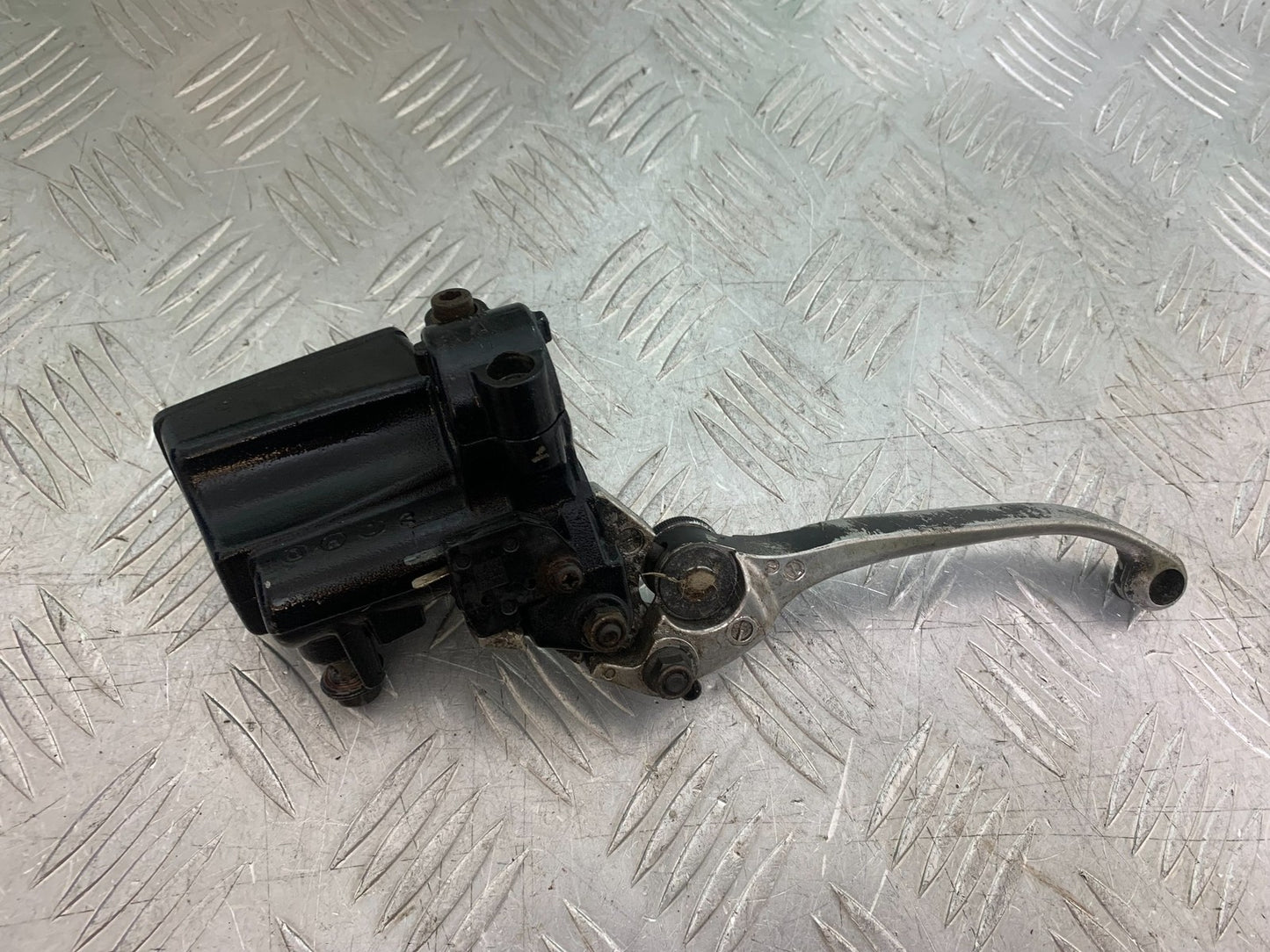 YAMAHA FZS600 FAZER 600 FRONT MASTER CYLINDER    YEAR 1998-2001 (CMB1267)