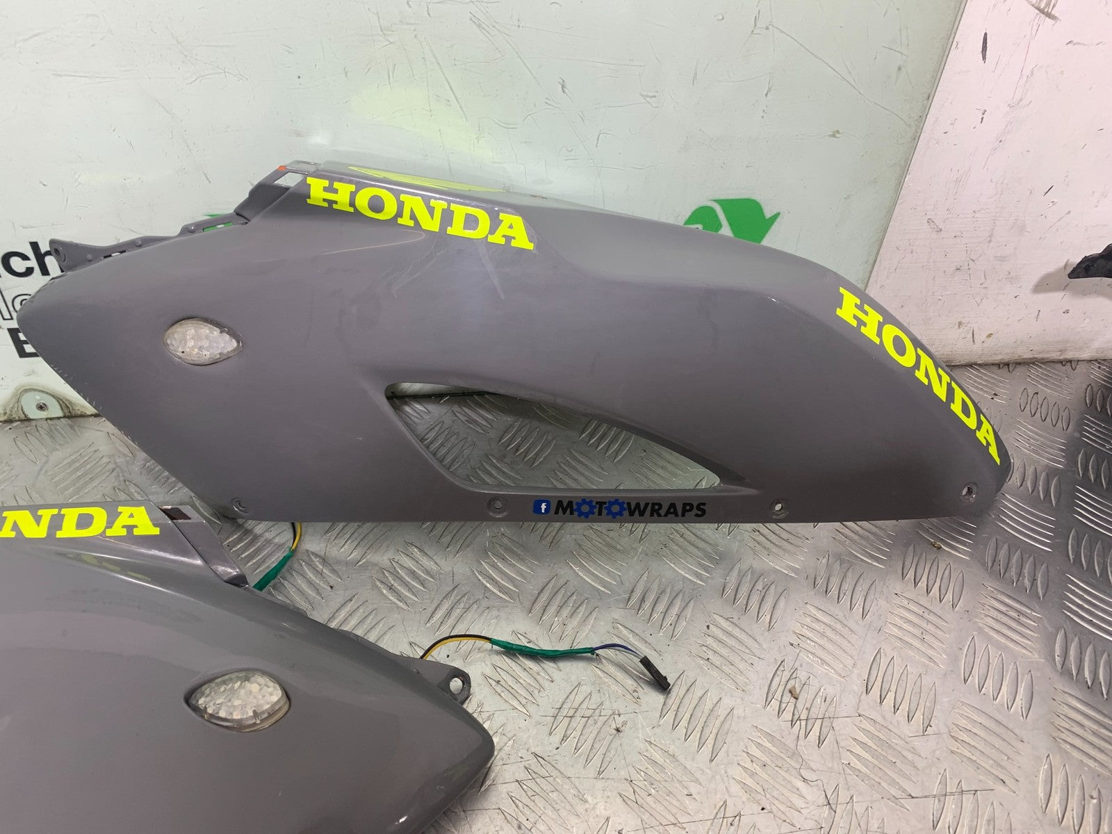 HONDA CBR1000 rr FIREBLADE FAIRING KIT YEAR 2006  (CMB1220)