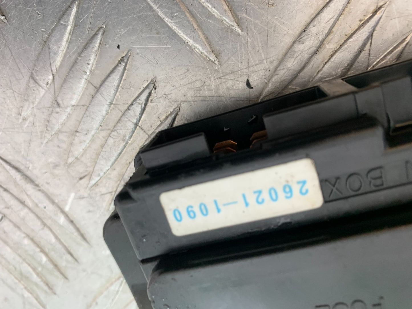 KAWASAKI ZZR1100 D FUSE BOX YEAR 1993-2001 (CMB1189)
