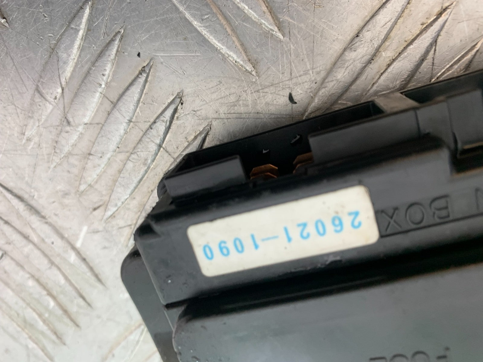 KAWASAKI ZZR1100 D FUSE BOX YEAR 1993-2001 (CMB1189)