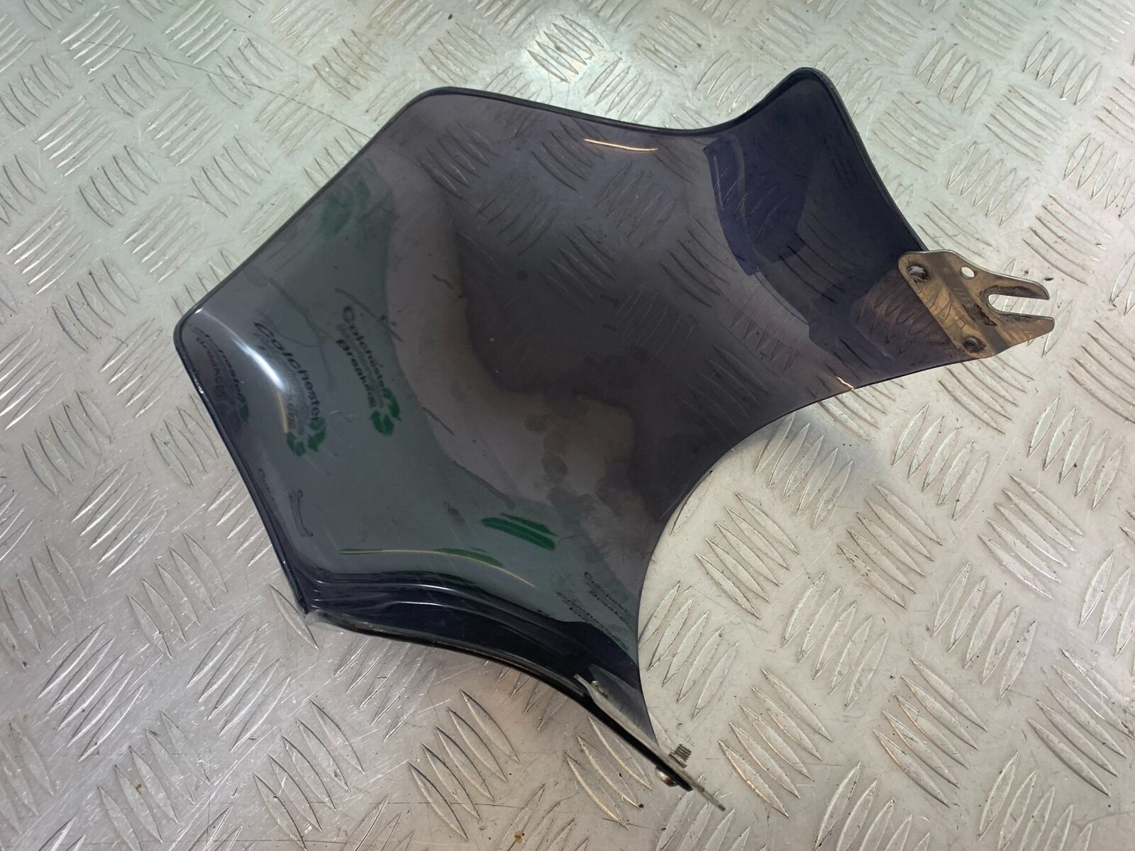 KAWASAKI Z750 ZR750 ZR-7S SCREEN    YEAR 1999-05 (CMB1135)