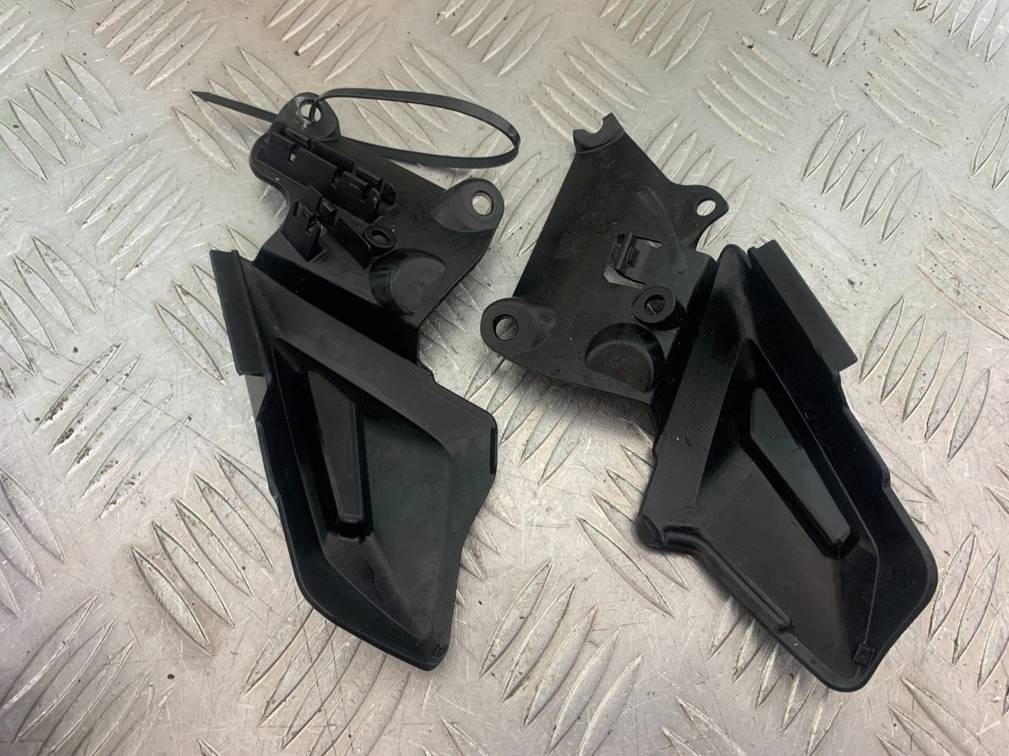 TRIUMPH 675 STREET TRIPLE LEFT AND RIGHT INFILLS   2013-2016 (CMB1186)