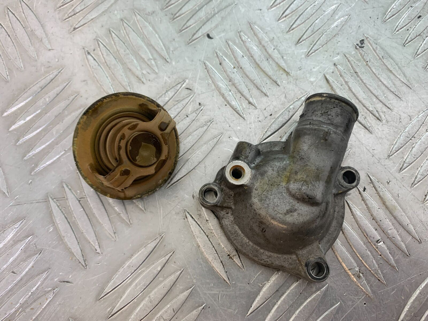 KAWASAKI ZX9R ZX9 C THERMOSTAT AND COVER YEAR 1998-99 (STOCK 903)