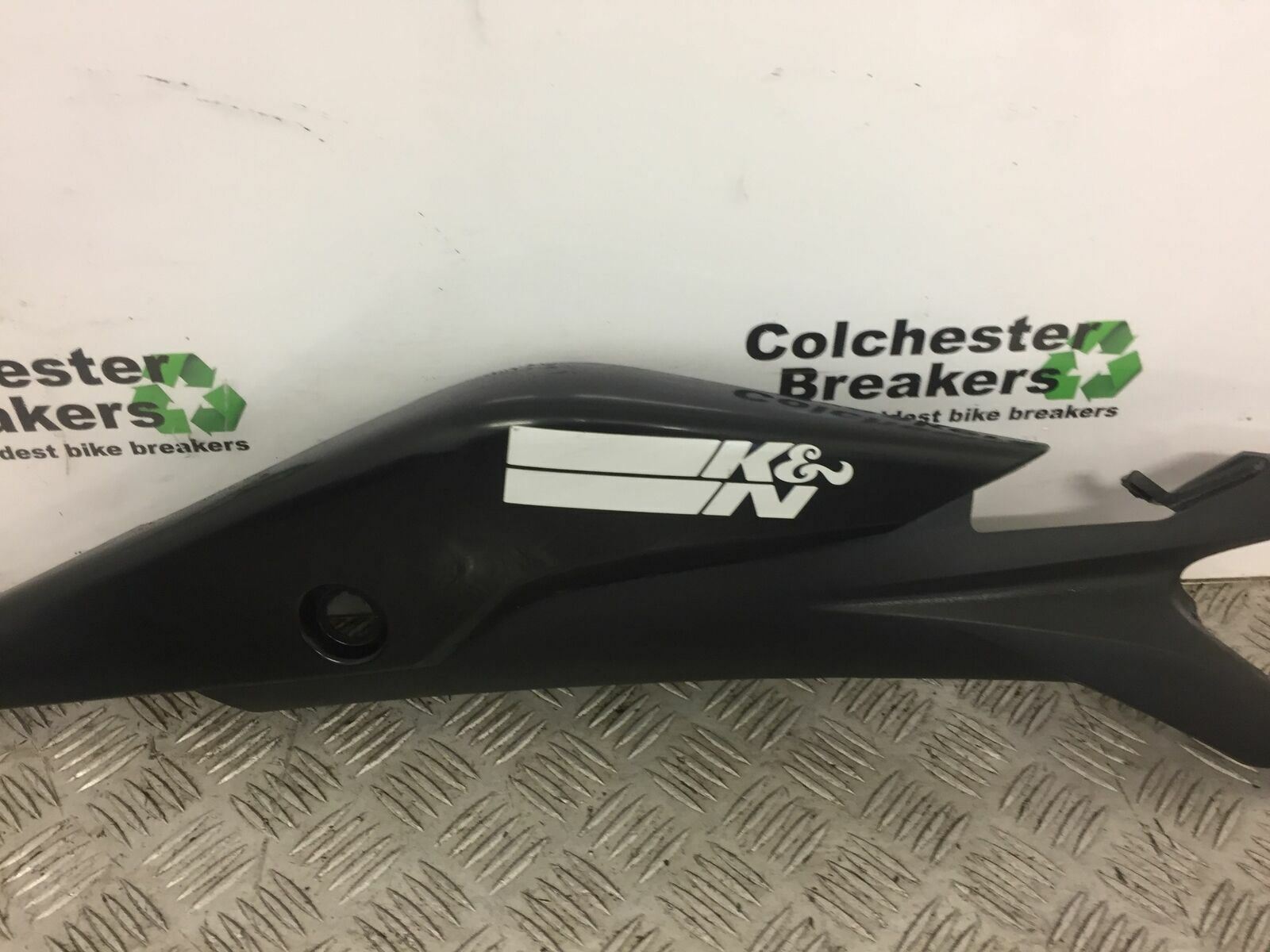 HONDA CBR125 CBR 125 LEFT SEAT PANEL    YEAR 2011-2014
