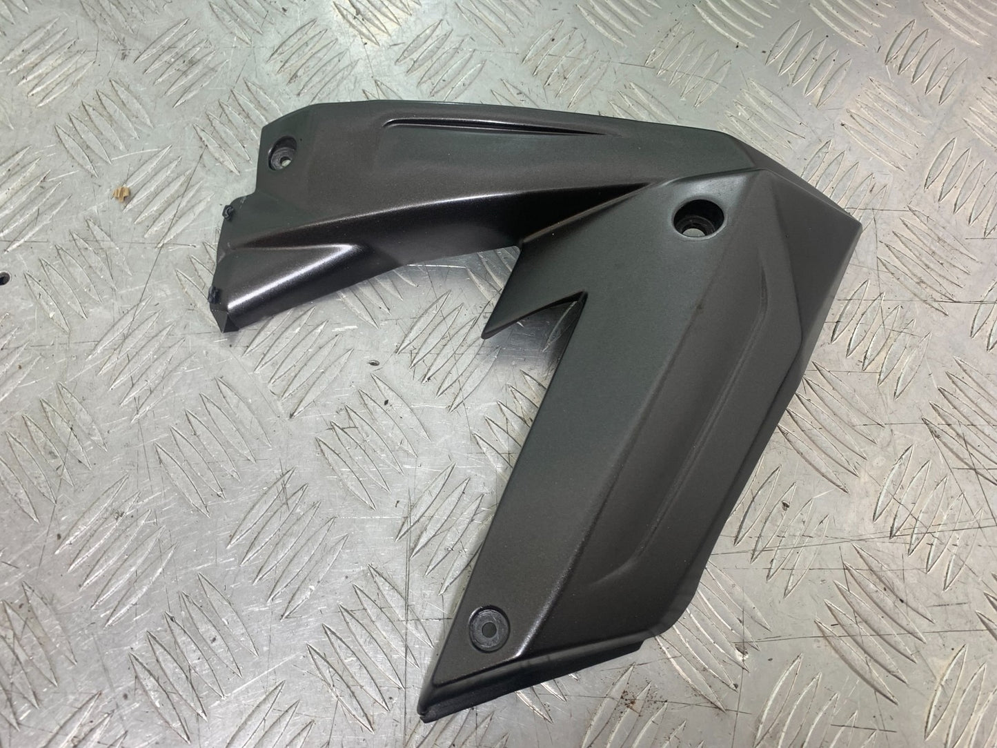 KAWASAKI ZX10R ZX10 R RIGHT FAIRING INFILL PANEL  2008-2010 (CMB1206)