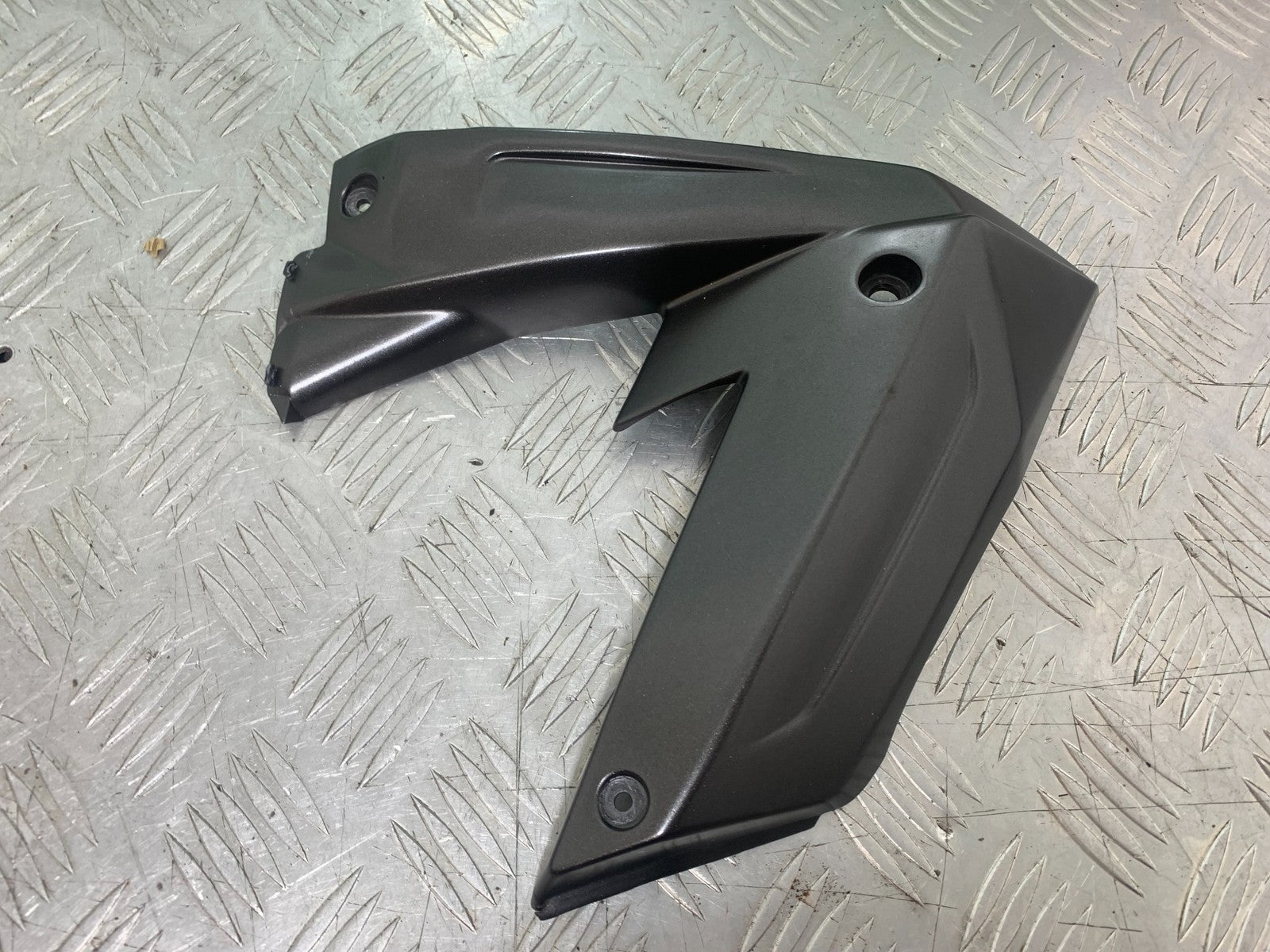 KAWASAKI ZX10R ZX10 R RIGHT FAIRING INFILL PANEL  2008-2010 (CMB1206)