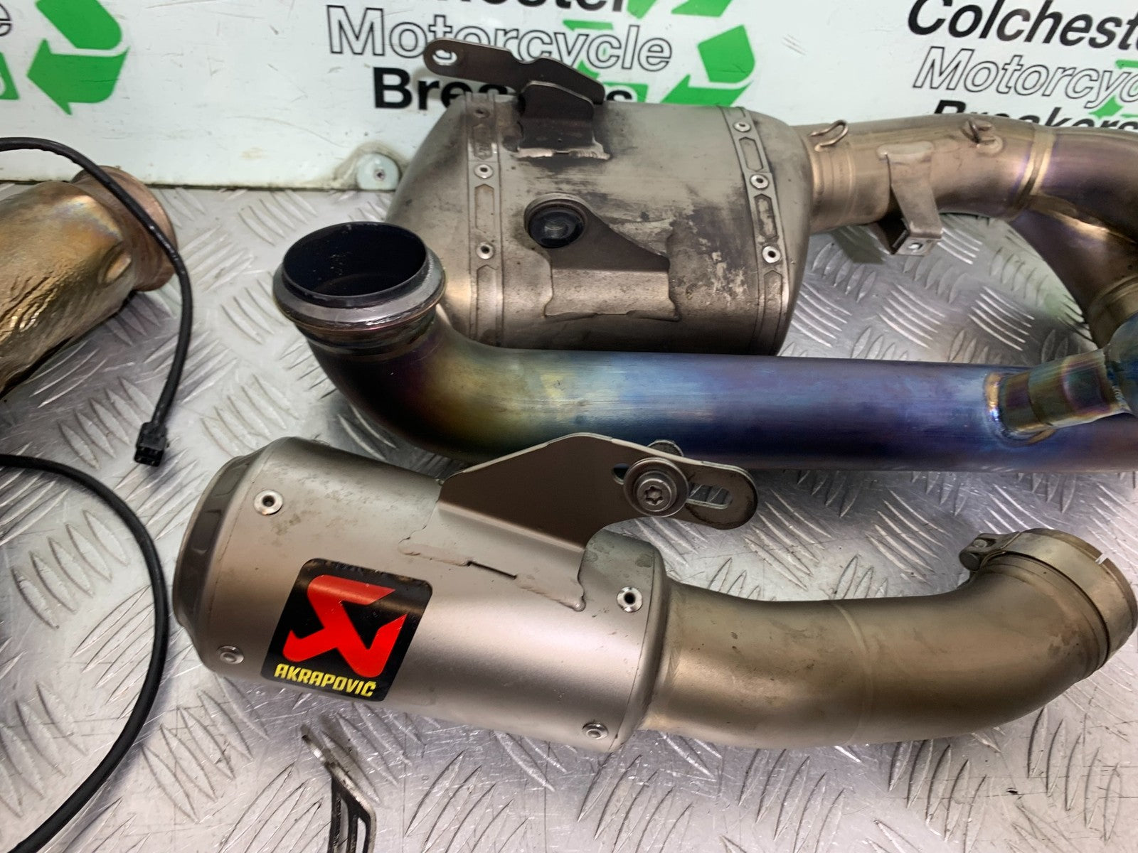 KTM 1290 SUPER DUKE R AKRAPOVIC EXHAUST SYSTEM  YEAR 2020-2024 (CMB1272)