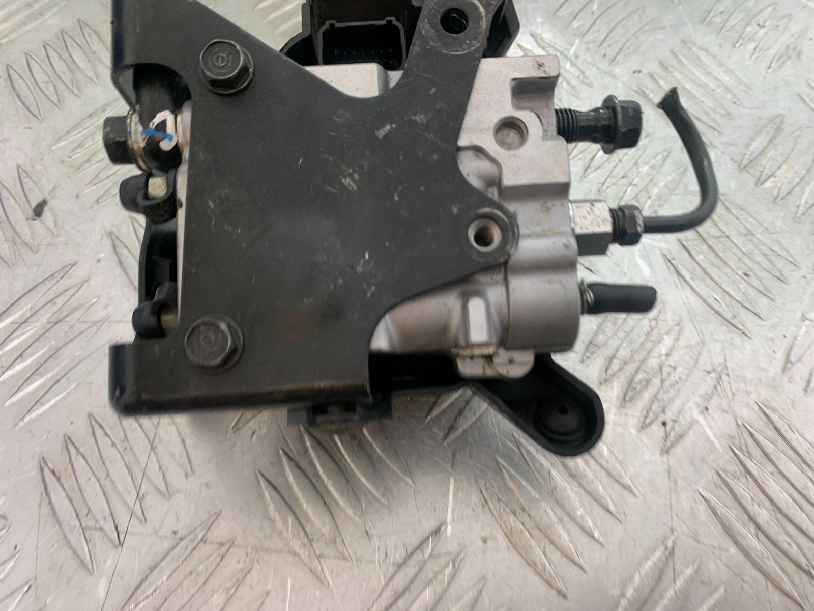 HONDA CBR1000 rr FIREBLADE REAR ABS PUMP YEAR 2012-2016 (CMB1198)
