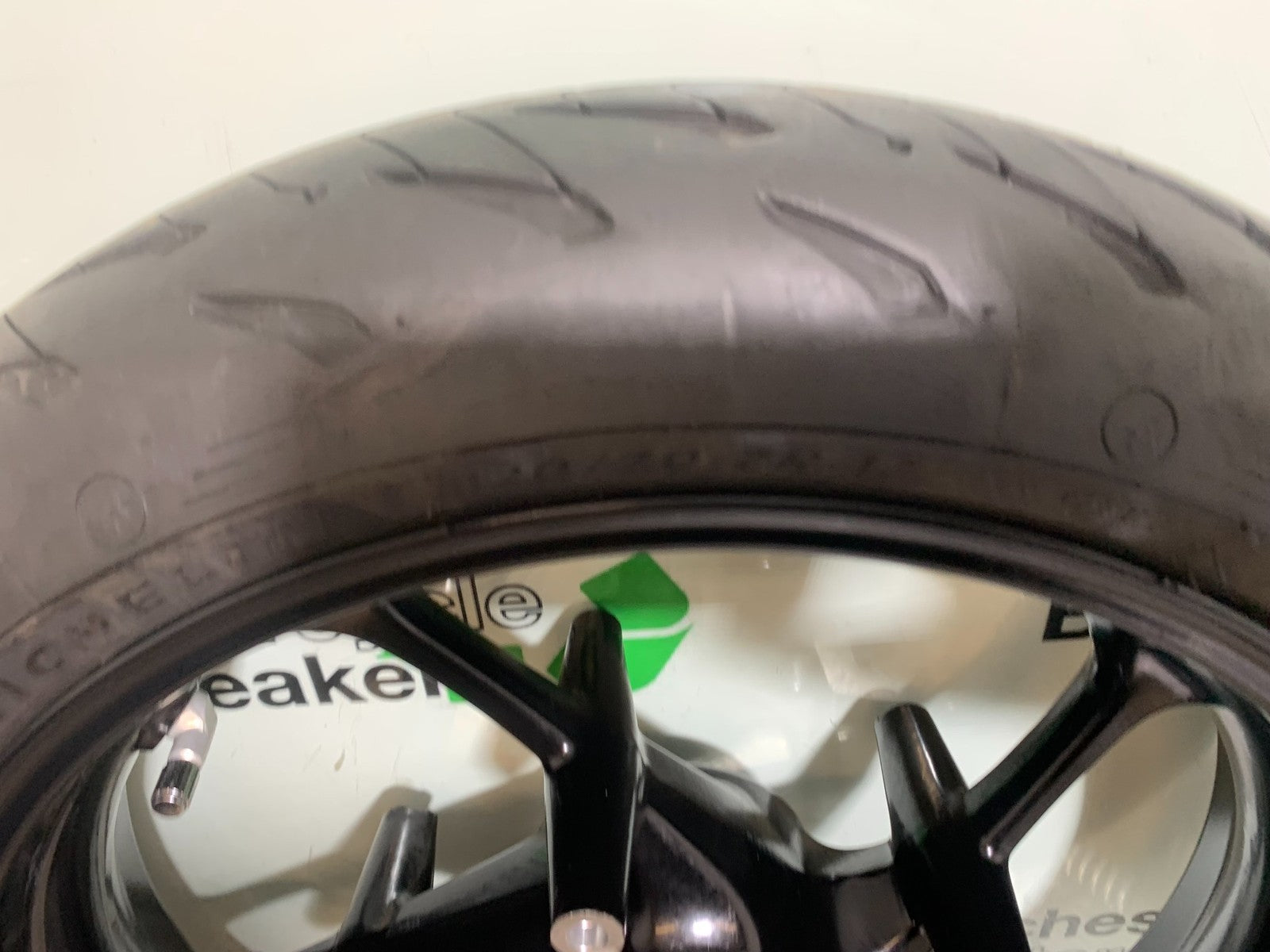 TRIUMPH TRIDENT 660 FRONT WHEEL (GOOD TYRE)   YEAR 2021-2024 (CMB1295)