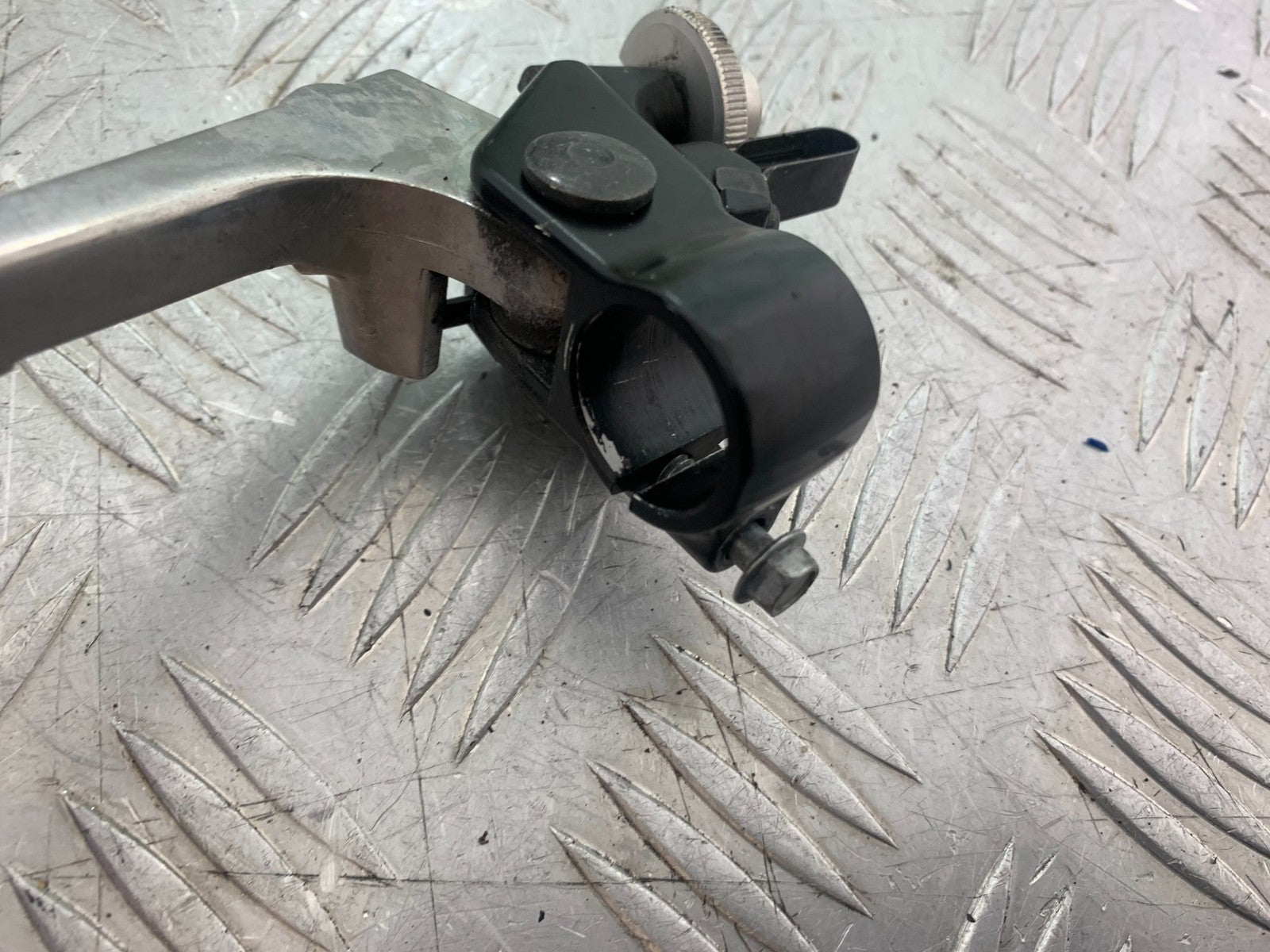YAMAHA XJ6 XJ6-S CLUTCH LEVER AND BRACKET YEAR 2009-2015  (CMB1212)