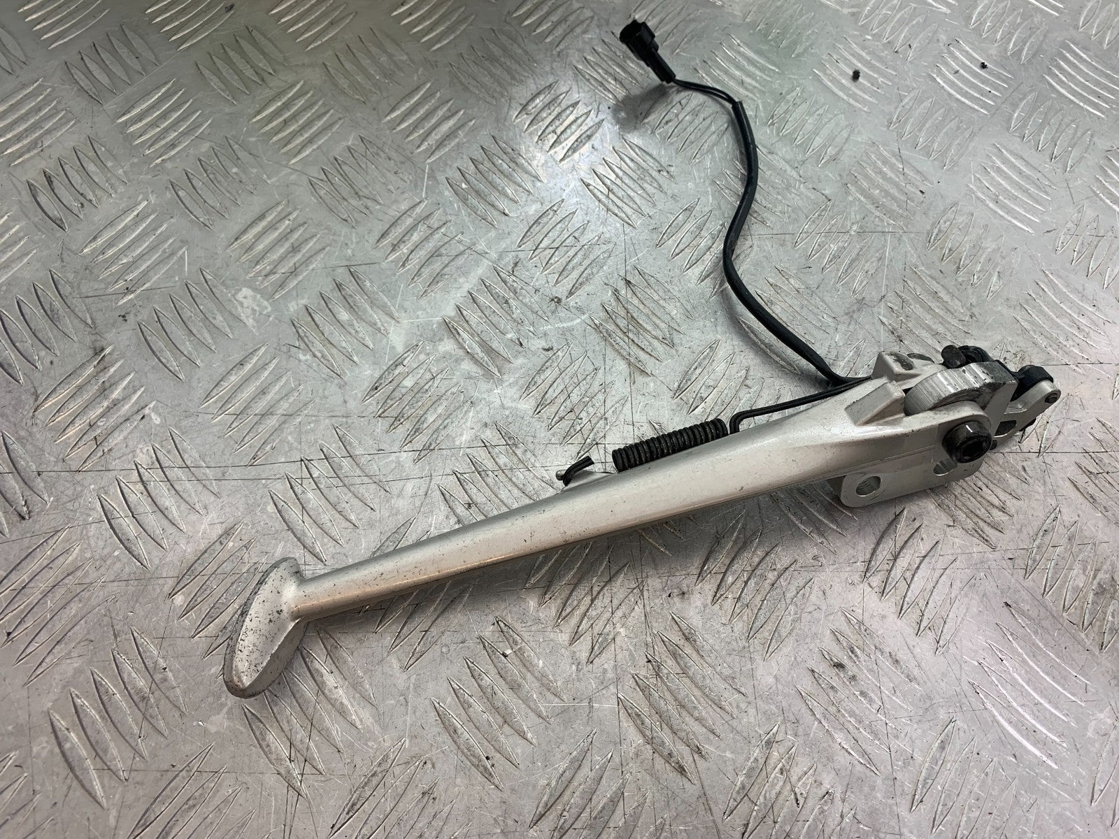 TRIUMPH 675 STREET TRIPLE R SIDE STAND YEAR 2013 - 2016 (CMB1221)
