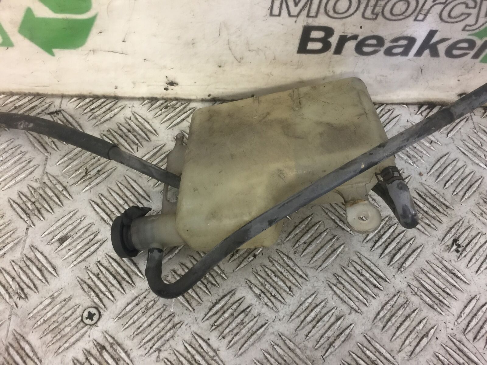 SUZUKI 650 BURGMAN COOLANT BOTTLE  YEAR 2006-2012 (STOCK 471)