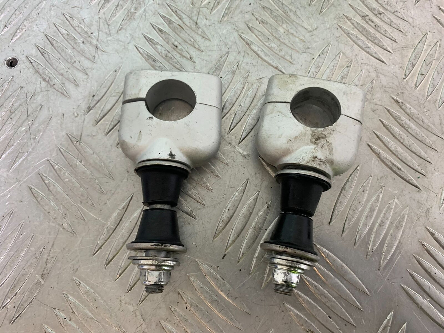 BENELLI BN125 BN 125 HANDLEBAR RISERS    YEAR 2018-2021 (CMB1080)