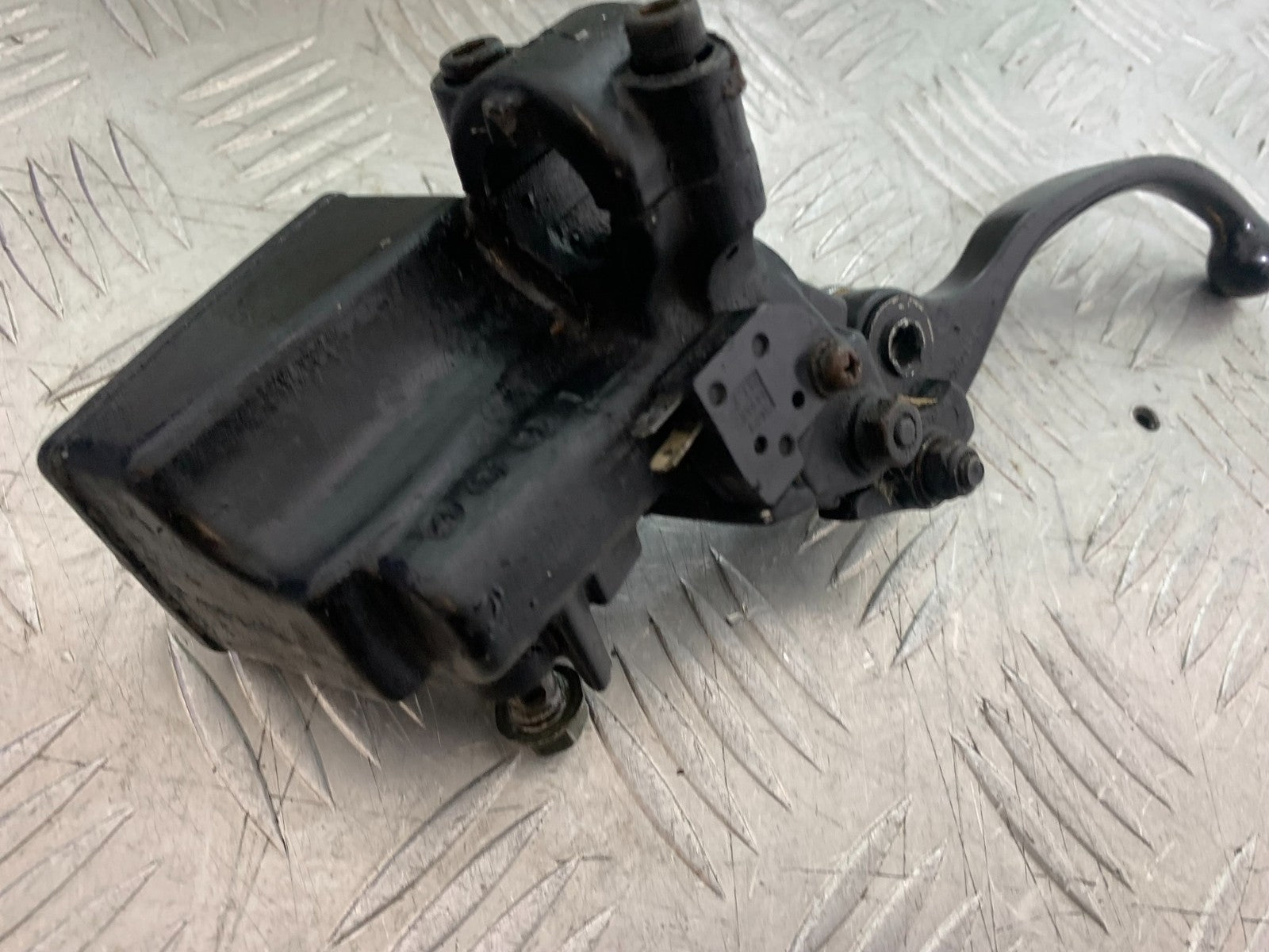 TRIUMPH TROPHY 900 BRAKE MASTER CYLINDER  YEAR 1991-95 (CMB1251)