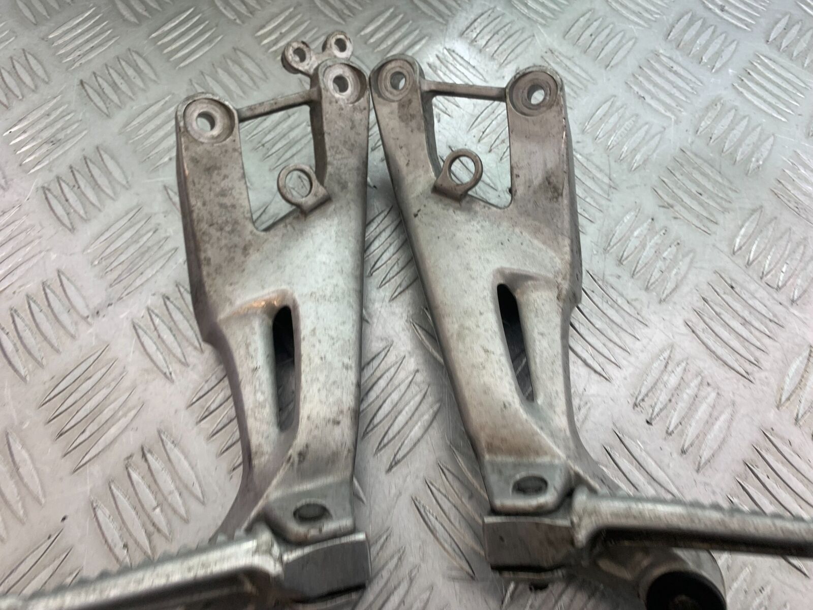 HONDA CBR1100 BLACKBIRD REAR HANGERS  YEAR 1999-2005 (CMB1103)