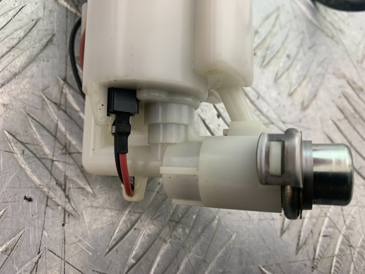 KAWASAKI KXF450 KXF 450 PETROL PUMP  YEAR 2013 CMB1217)