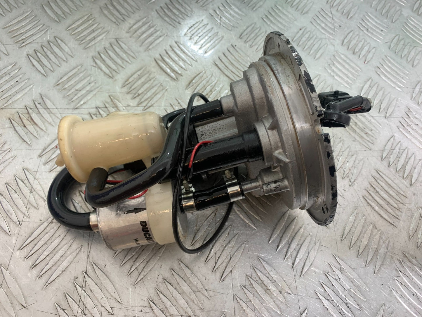 DUCATI 996 SPS 748 916 998 PETROL PUMP 1999-2000 (CMB1209)