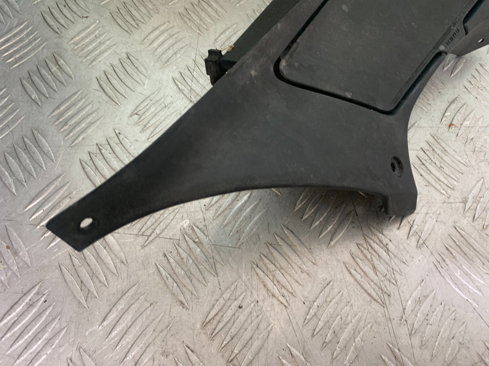 SUZUKI RF900 RF 900 LEFT SIDE POCKET AND LID YEAR 1994-1999 CMB1326