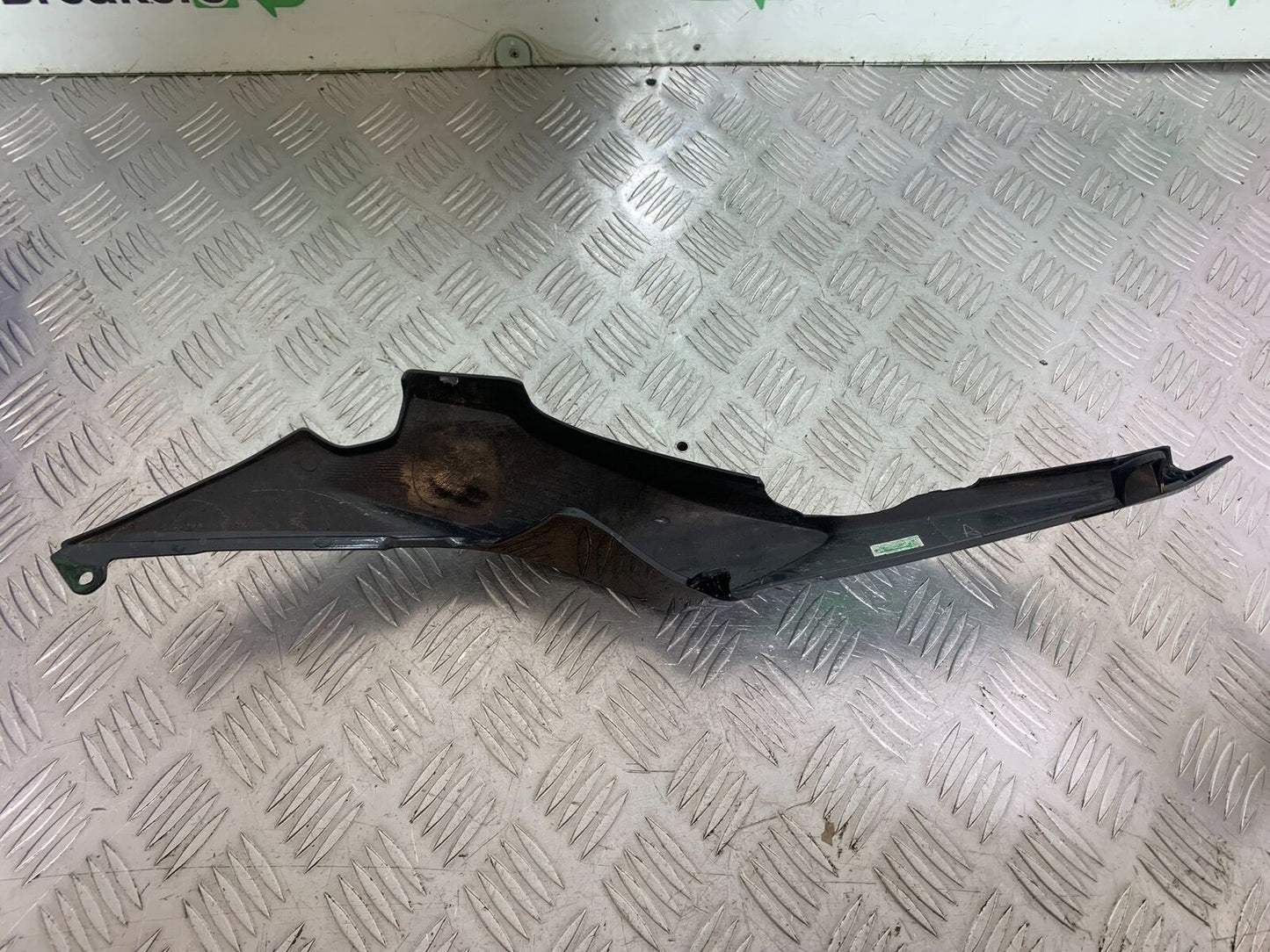 KAWASAKI Z650 ER650 KNFAN LEFT SEAT PANEL  YEAR 2022-2024 (CMB1112)