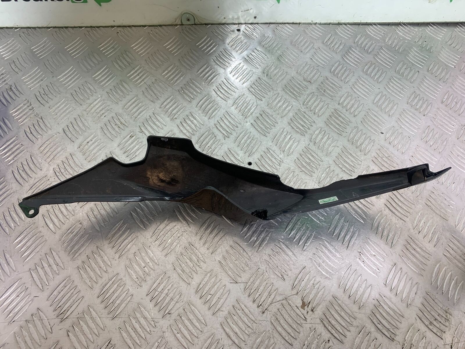 KAWASAKI Z650 ER650 KNFAN LEFT SEAT PANEL  YEAR 2022-2024 (CMB1112)