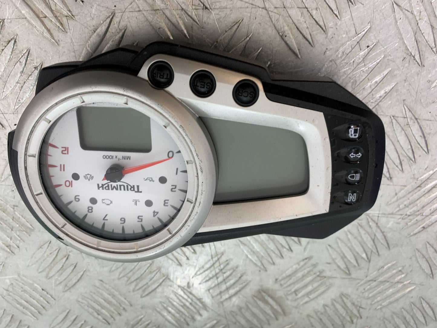 TRIUMPH SPEED TRIPLE R 1050 CLOCKS SPEEDO DASH 2009 (CMB1183)