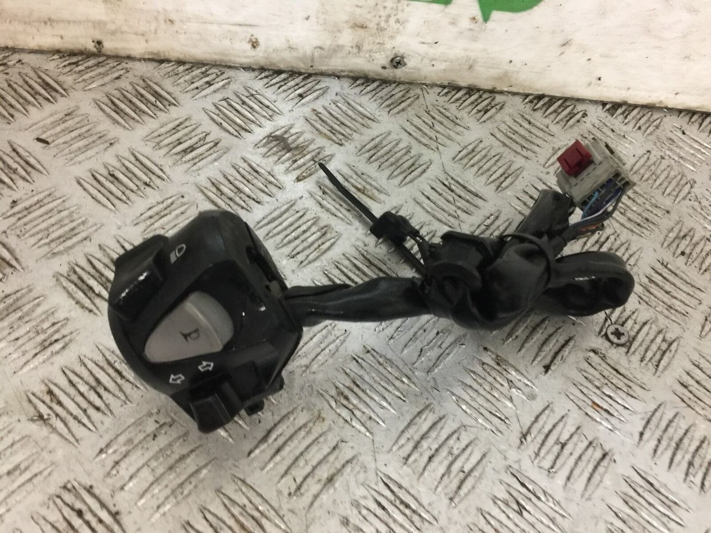 HONDA VFR1200 VFR 1200 FA LEFT SWITCH GEAR  YEAR 2010-11  (STOCK 793)