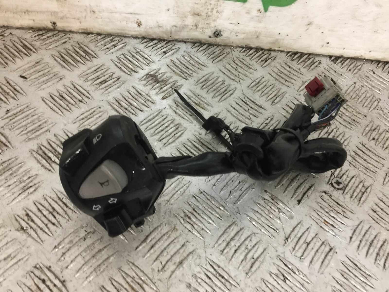 HONDA VFR1200 VFR 1200 FA LEFT SWITCH GEAR  YEAR 2010-11  (STOCK 793)