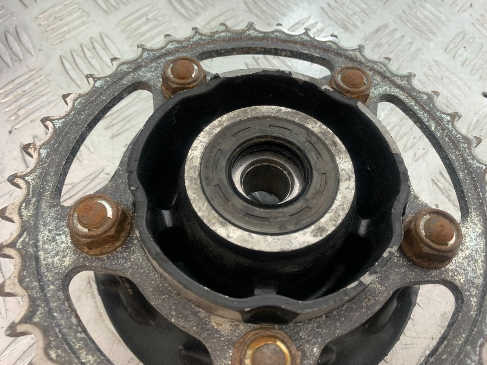 HONDA CBF600 CBF 600 SPROCKET CARRIER  YEAR 2004-07  (CMB1305)