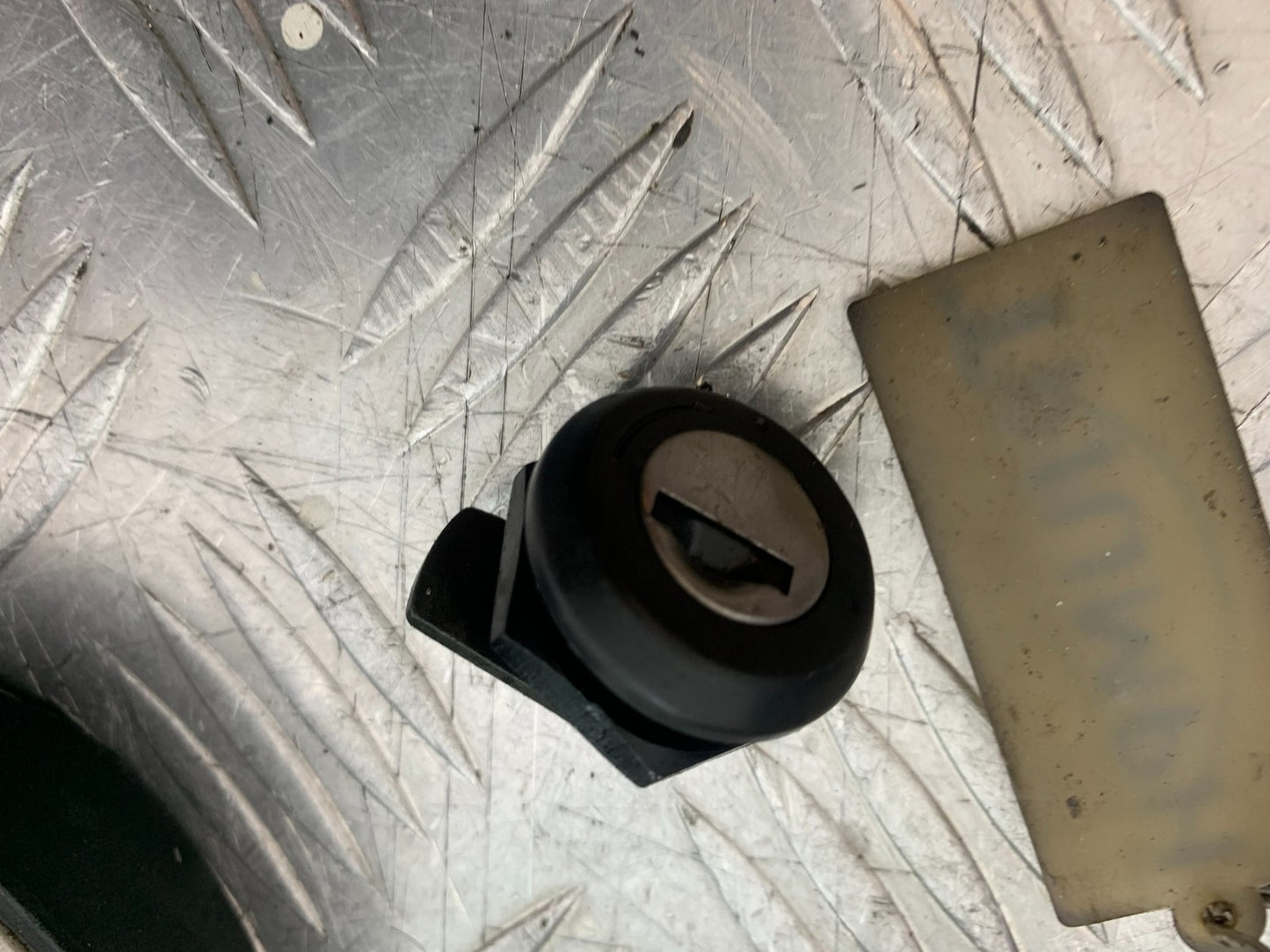 TRIUMPH 1050 SPRINT ST LOCKS AND KEY  2003-2011 (CMB1285)