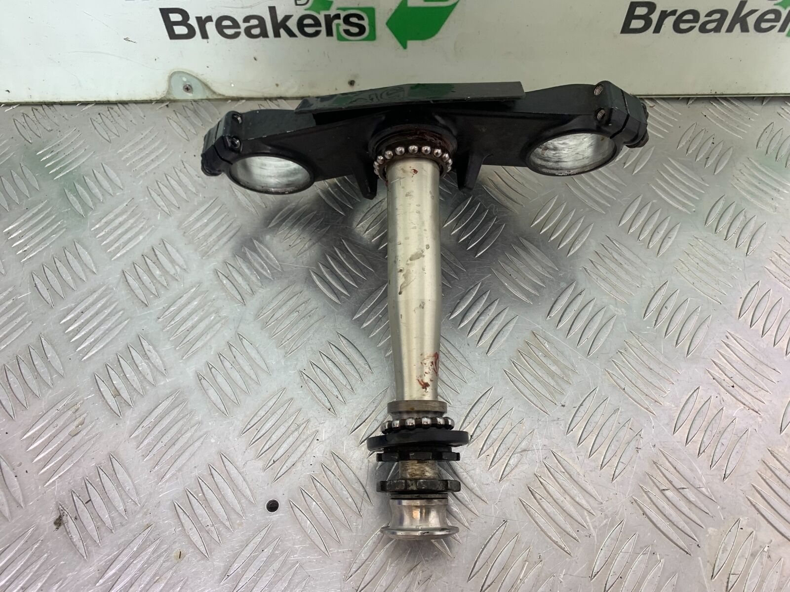 KAWASAKI ZX12R ZX12 R BOTTOM YOKE  YEAR 2000-01 (CMB1038)