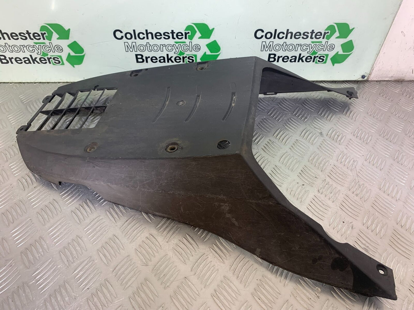 SUZUKI AN 200 UN 200 BURGMAN BELLYPAN  YEAR 2007-09 (CMB1128)