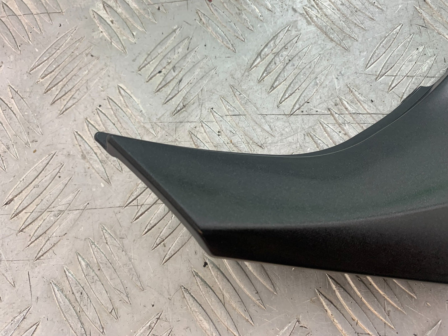 KAWASAKI ZX10R ZX10 R RIGHT INFILL PANEL  2008-2010 (CMB1206)