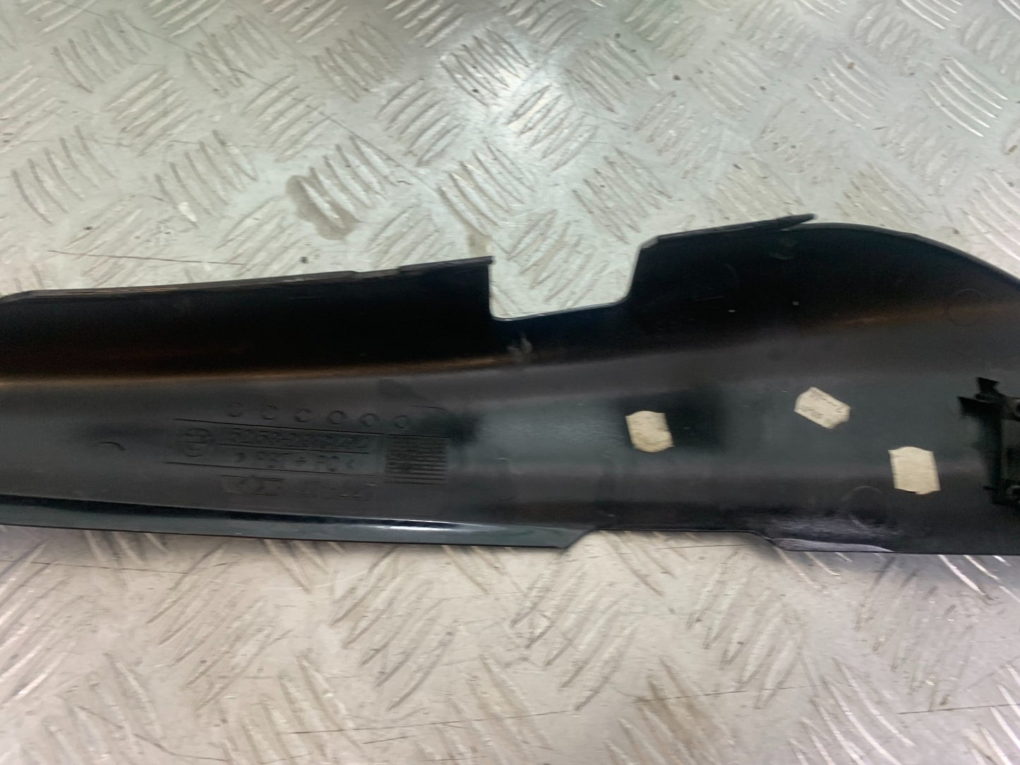 BMW R850 R R850R RIGHT SEAT PANEL  YEAR 1994-2002 (CMB1170)